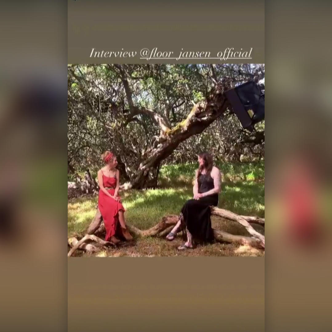 Laura Dahm trifft sich mit „Nightwish“-Frontfrau Floor Jansen zum Interview. Laura Dahm trifft sich mit „Nightwish“-Frontfrau Floor Jansen zum Interview.