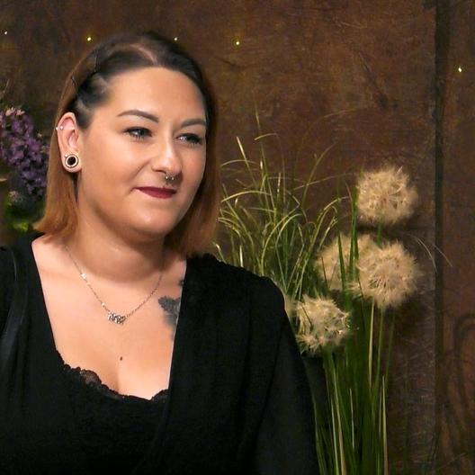 Muskeln, Tattoos und ein Herz für Kinder: Jasminas Traummann könnte Ben sein.