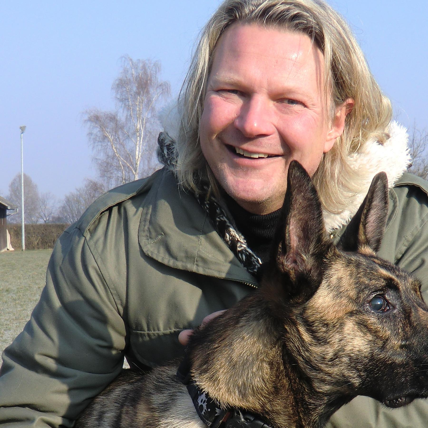 Tiere in Not - Frank Weber und blinde Pauline Tiere in Not - Frank Weber und blinde Pauline