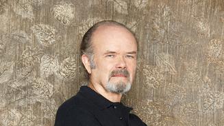 Kurtwood Smith spielt Henry Langston