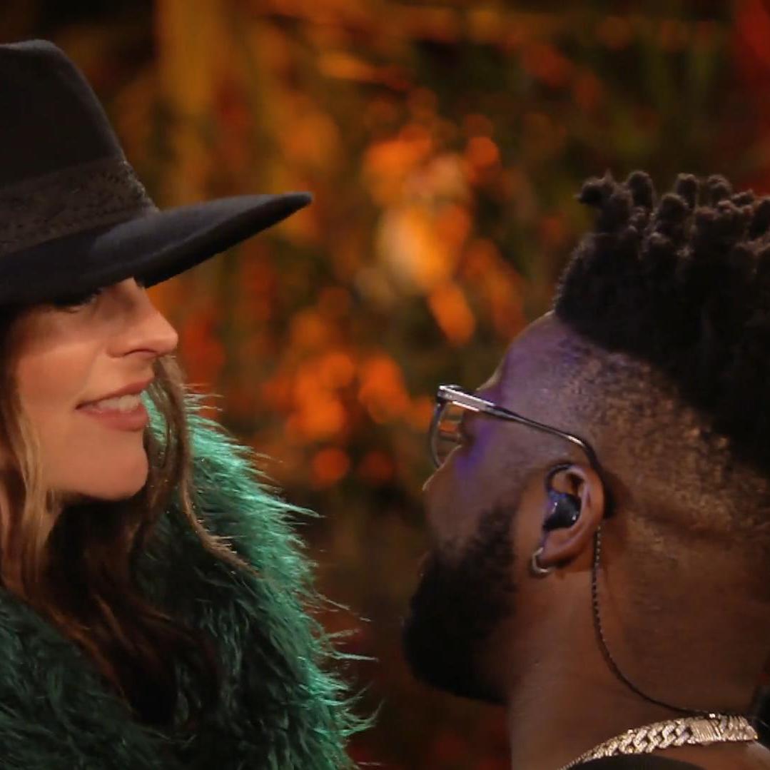 Metal-Sängerin Floor Jansen weiß, dass Kelvin Jones' Performance ihres Hits \Storytime\ geradewegs aus seinem Herzen kam. Metal-Sängerin Floor Jansen weiß, dass Kelvin Jones' Performance ihres Hits \Storytime\ geradewegs aus seinem Herzen kam.