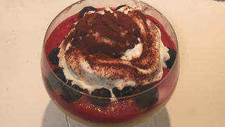 Vanille-Creme mit Grappa & Waldfrucht