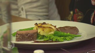 Lammlachse mit Erbsen-Minz-Püree