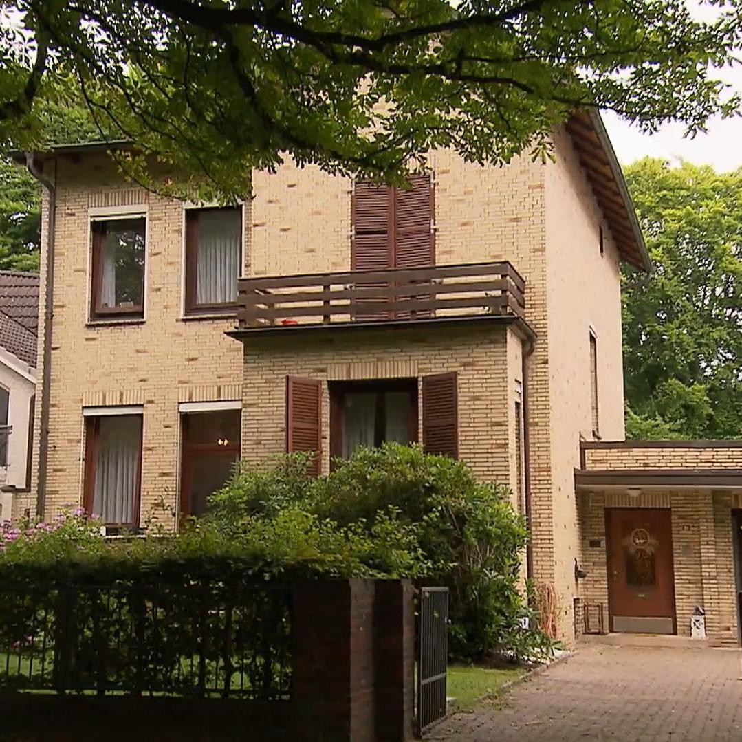 Kein griechischer Tempel - trotzdem schön: Lelas toller Altbau. Kein griechischer Tempel - trotzdem schön: Lelas toller Altbau.