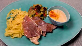 Zweierlei Saltimbocca mit Nudeln