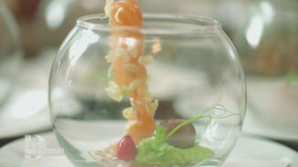 Duett vom Lachs im Aquarium