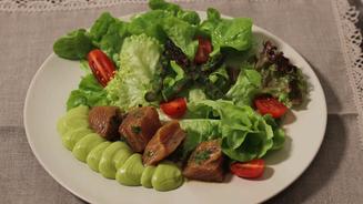 Marinierter Thunfisch mit Avocado