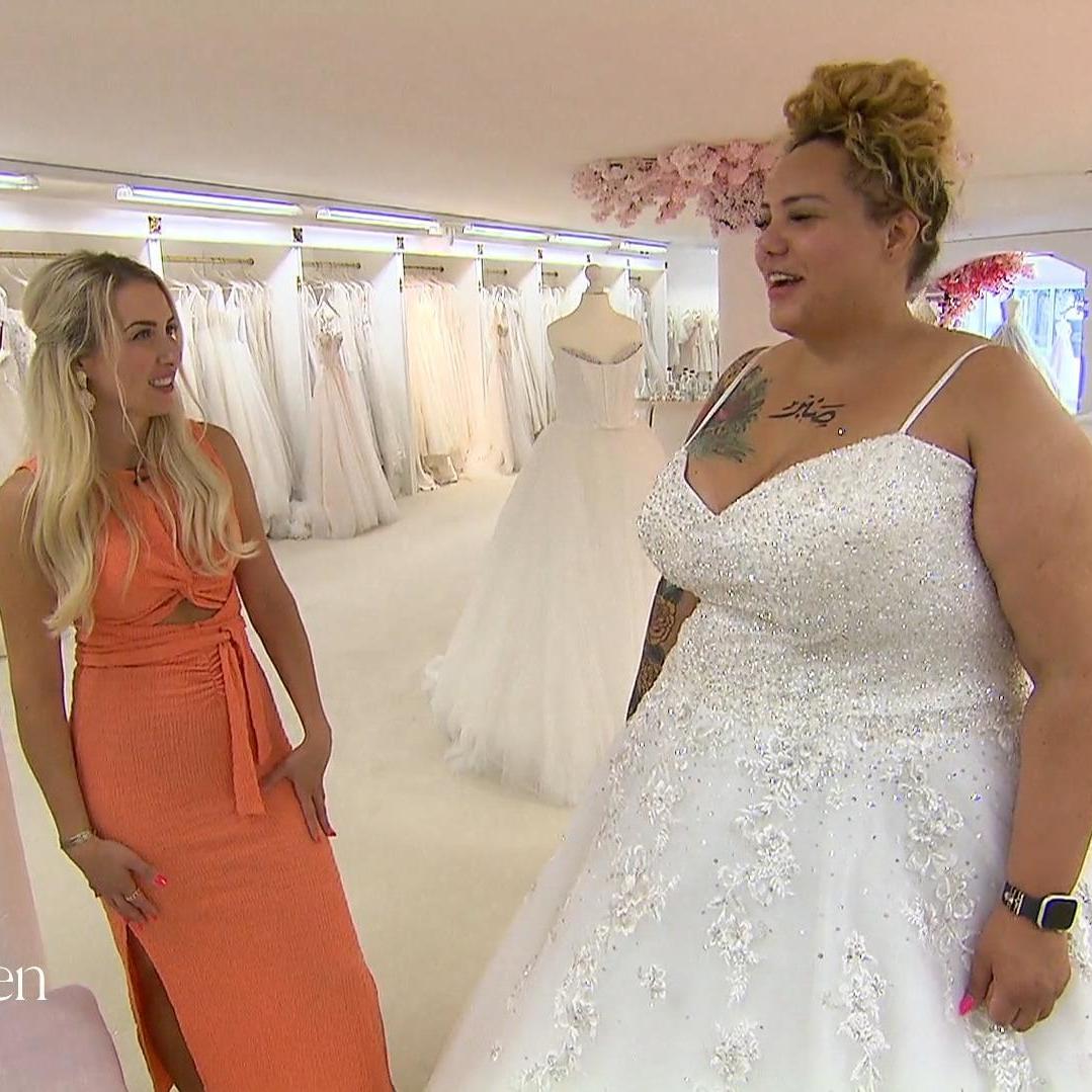 Zur Sicherheit lässt Expertin Janina Gourie die Braut auch noch ein weißes Kleid anziehen Zur Sicherheit lässt Expertin Janina Gourie die Braut auch noch ein weißes Kleid anziehen