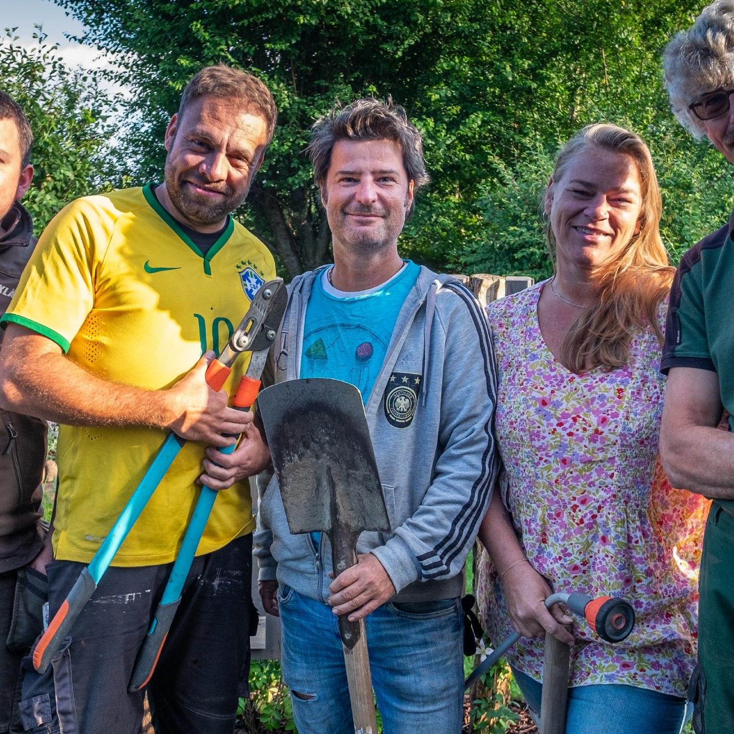 V.l.: Henrik, Claus, Martin, Birte, Ralf V.l.: Henrik, Claus, Martin, Birte, Ralf