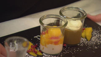 Crème Mokka und exotischer Obstsalat