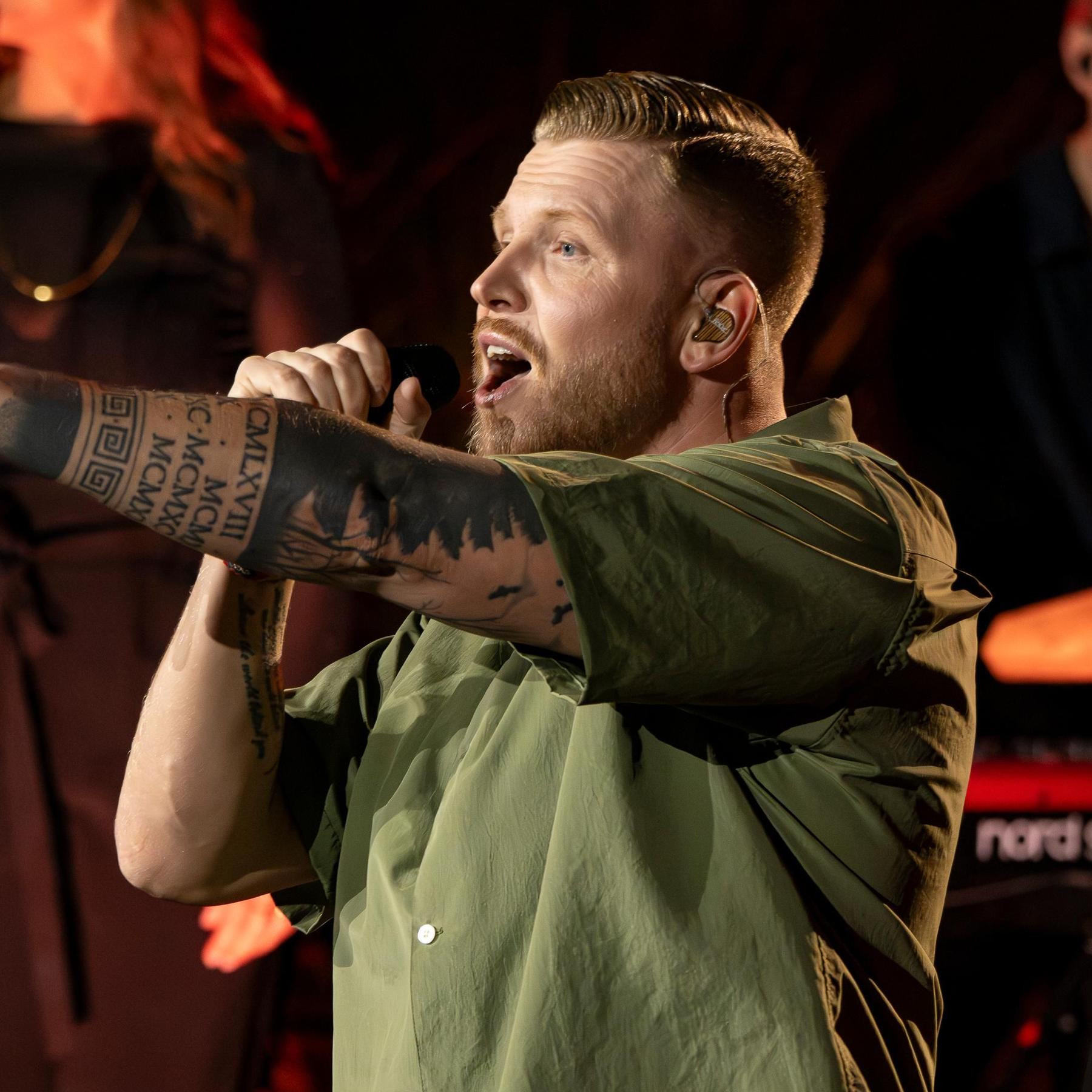 Rapper FiNCH versucht es mal mit singen Rapper FiNCH versucht es mal mit singen