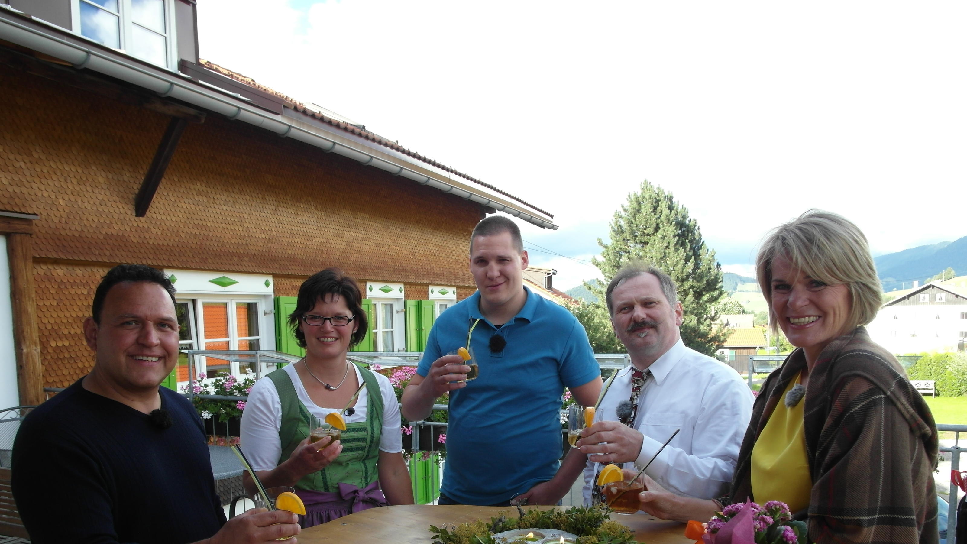 Kraftbrühe mit Bärlauchflädle Kraftbrühe mit Bärlauchflädle