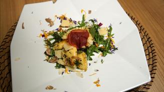 Lavastein verfeinerte Trüffelravioli