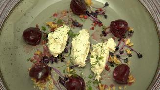 Rote-Beete-Salat mit Forellenmousse 