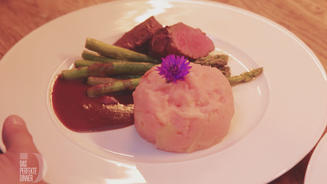 Rehrücken mit grünem Spargel