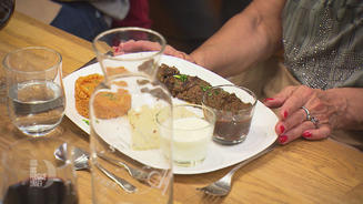 Adana Spieß mit zweierlei Dips