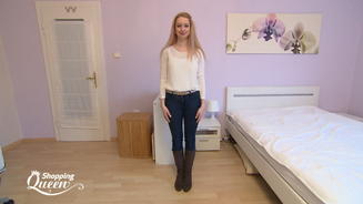 Denise ist "klein & zart"