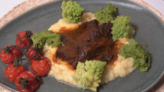 Geschmorte Ochsenbacke mit Pastinake
