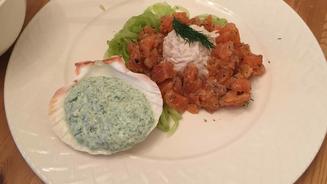 Tatar vom selbst gebeizten Lachs