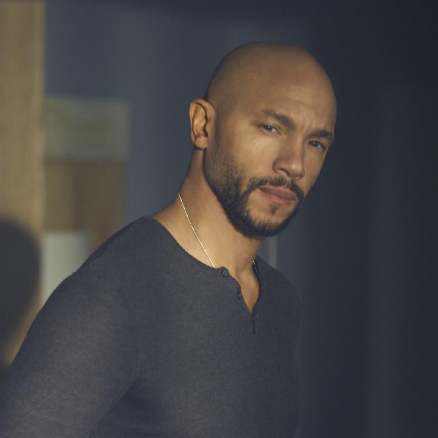 Imposters - Season 1 Imposters - Season 1