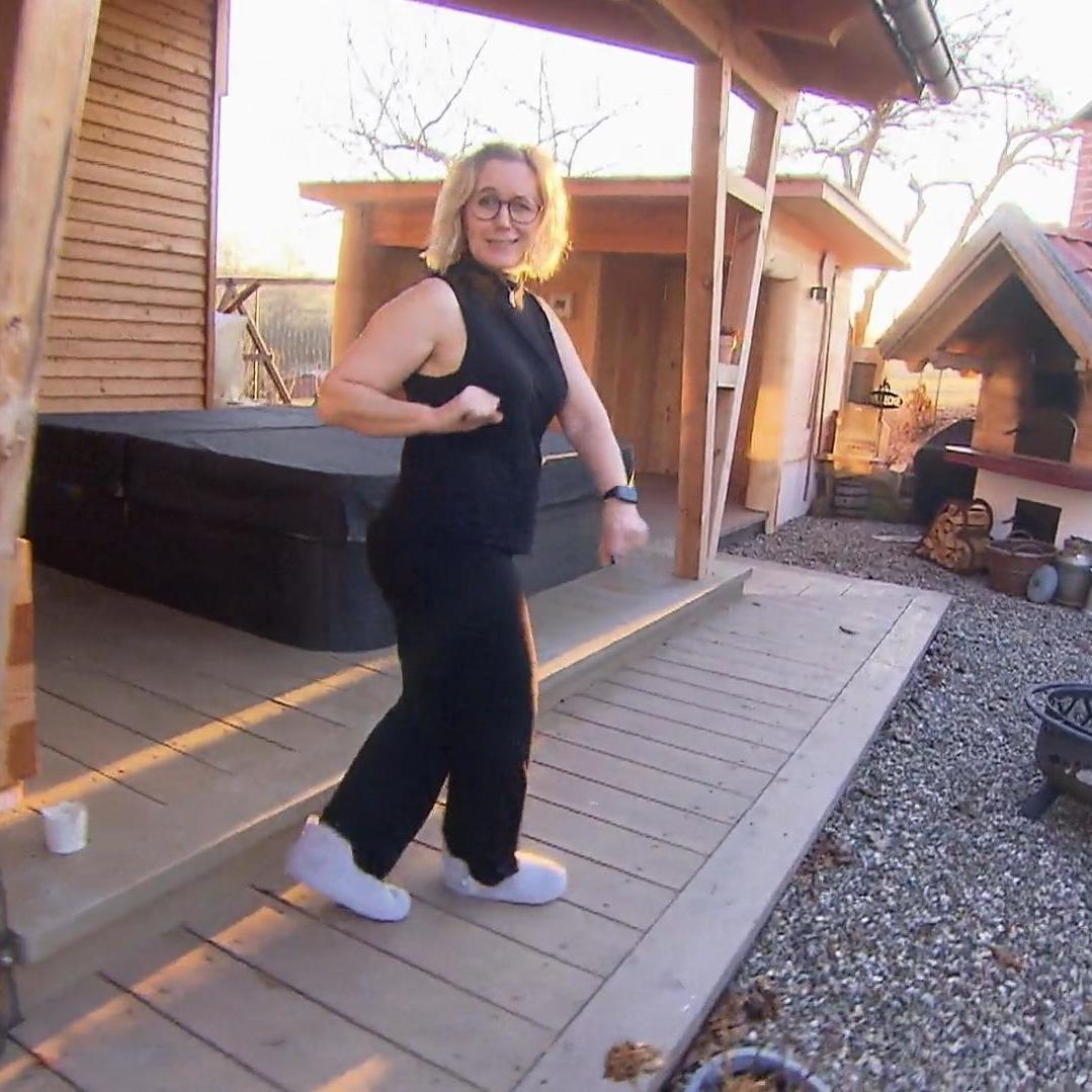 Marion zeigt stolz ihr idyllisches Zuhause. Marion zeigt stolz ihr idyllisches Zuhause.
