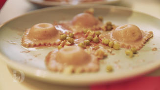 Rote Bete Ravioli mit Walnuss-Pesto