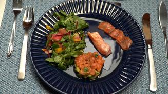 Lachs und Salat