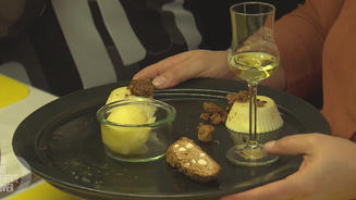 Orangen-Pannacotta mit Cantuccini