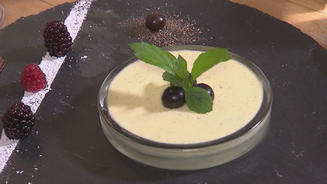 Bayerische Creme mit Waldbeeren