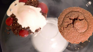 Schokokuchen mit Erdbeer-Ganache