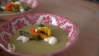 Spargelmousse und Spargelspitzen