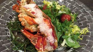 Halber Hummer mit Tee und „viel Liebe“