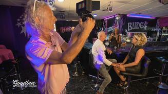 Erotisches Video soll die Bar retten