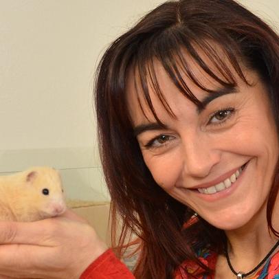 Vorschau1 - VOX-DOCMA TV-CHRISTIAN NEUMANN - Diana und Goldhamster.JPG Vorschau1 - VOX-DOCMA TV-CHRISTIAN NEUMANN - Diana und Goldhamster.JPG