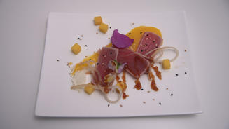 Thunfisch Tataki mit Mango und Rettich