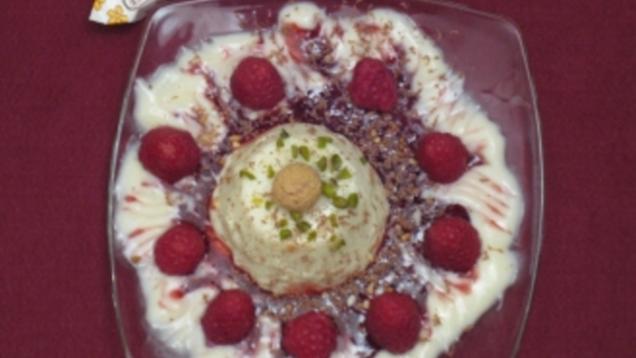 Das perfekte Dinner Rezepte - Panna Cotta mit Himbeersoße