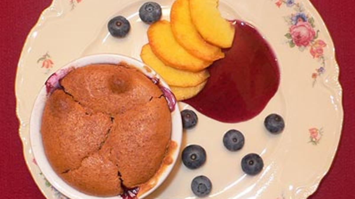 Das perfekte Dinner Rezepte - Pfirsich-Heidelbeer-Cobbler auf ...