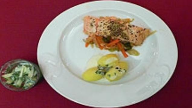 Das perfekte Dinner Rezepte - Irischer Lachs auf Gemüsebeet mit ...