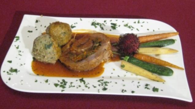 Das perfekte Dinner Rezepte - Schweinebraten gefüllt mit frischem ...