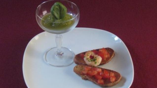 Das perfekte Dinner Rezepte - Basilikumsorbet mit Kipferlbruschetta