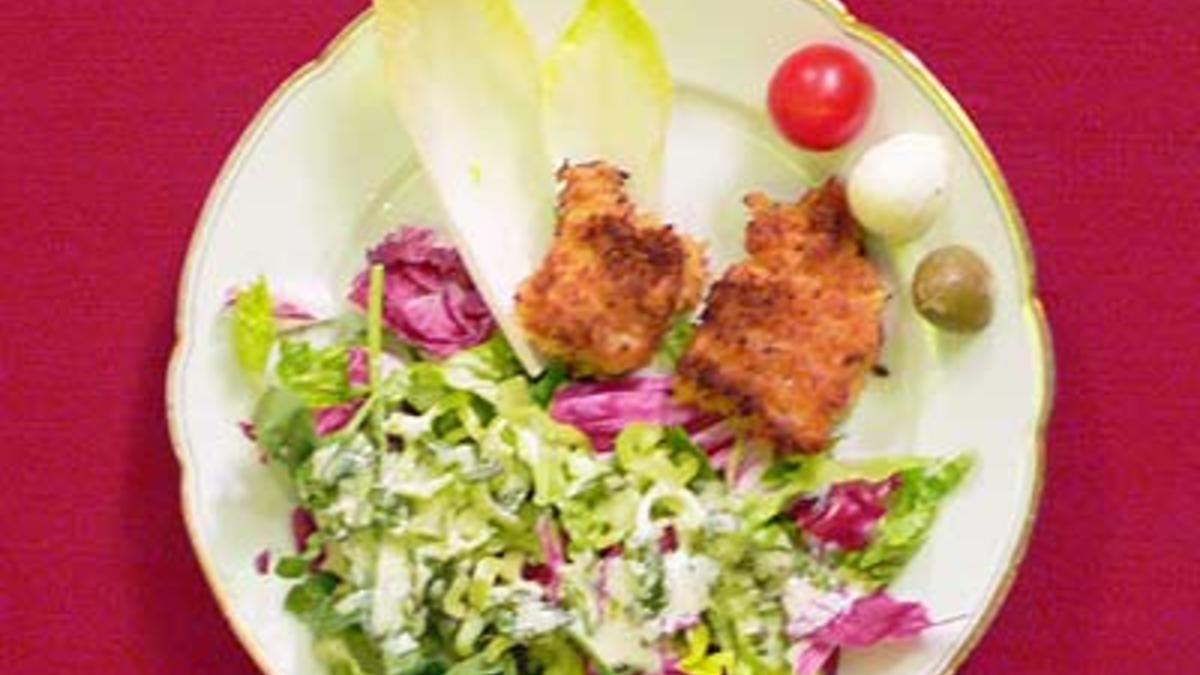 Das perfekte Dinner Rezepte - Seelachshappen im Kokosmantel an Blattsalaten