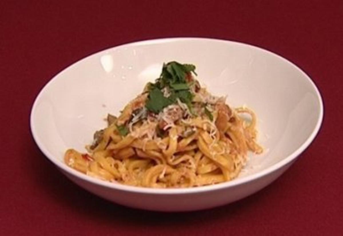 Das perfekte Promi Dinner Rezepte - Tagliatelle fatte in ...