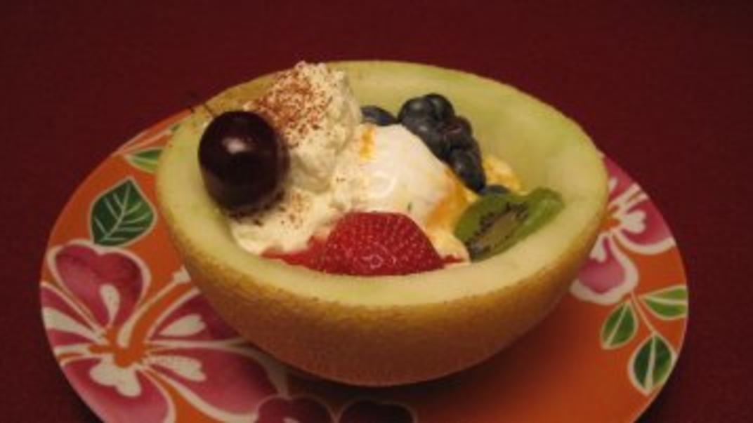 Das perfekte Dinner Rezepte - Melone gefüllt mit Sommerfrüchten, Eis ...