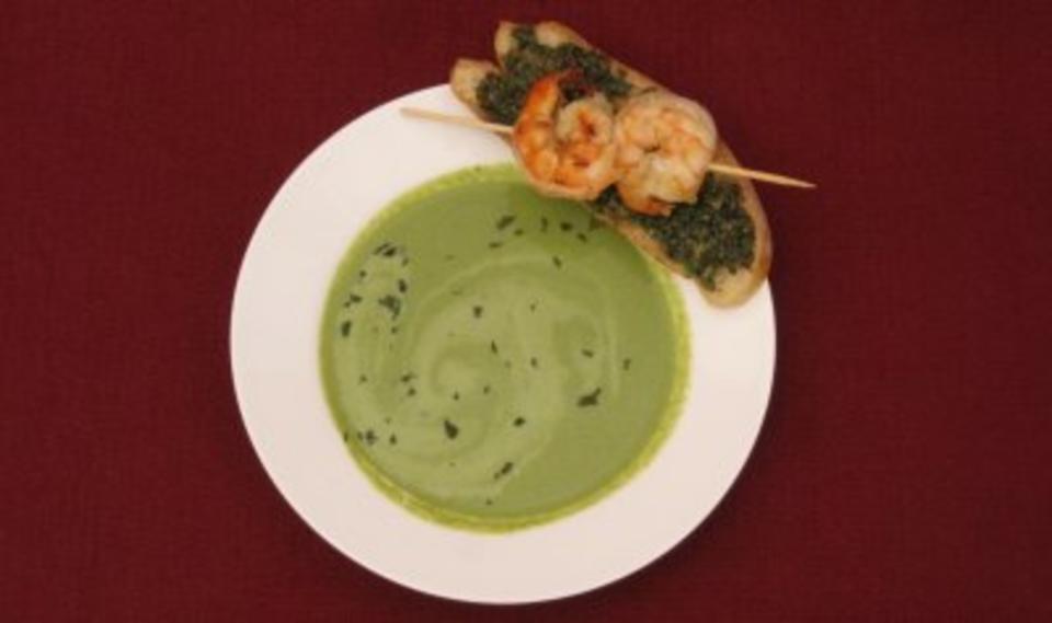Das perfekte Dinner Rezepte - Erbsen-Minze-Cremesuppe mit Scampi Das perfekte Dinner Rezepte - Erbsen-Minze-Cremesuppe mit Scampi