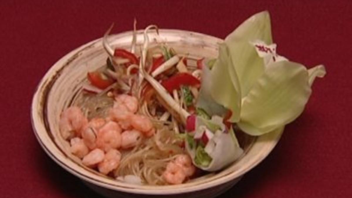 Das perfekte Promi Dinner Rezepte - Glasnudelsalat mit Hühnchen und ...