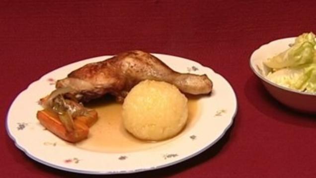 Das perfekte Promi Dinner Rezepte - Bayrische Kartoffelklöße mit ... Das perfekte Promi Dinner Rezepte - Bayrische Kartoffelklöße mit ...