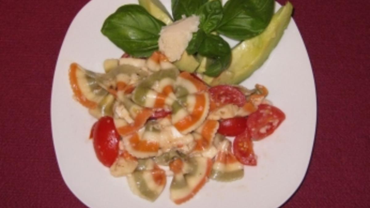 Das perfekte Dinner Rezepte - Lauwarmer getrüffelter Nudelsalat mit ... Das perfekte Dinner Rezepte - Lauwarmer getrüffelter Nudelsalat mit ...