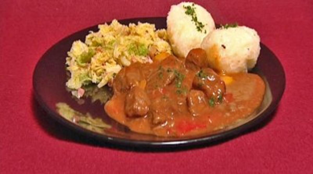 Das perfekte Promi Dinner Rezepte - Ungarisches Gulasch mit ...