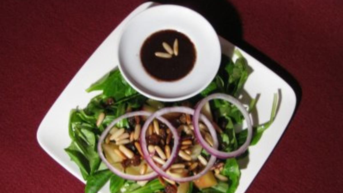 Das perfekte Dinner Rezepte - Rapunzelsalat mit Äpfeln, Pinienkernen ...