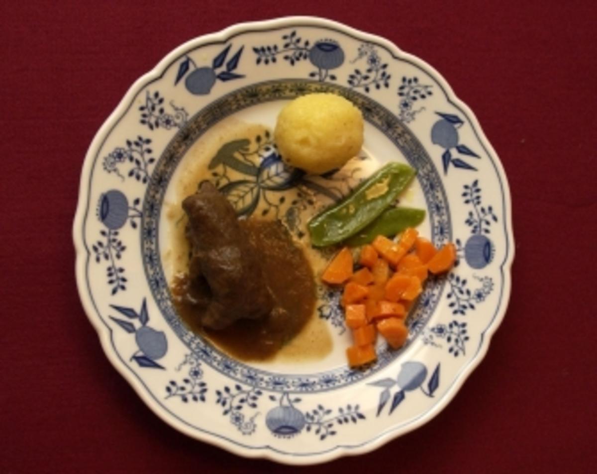 Das perfekte Promi Dinner Rezepte - Rinderroulade mit feinem Gemüse und ...
